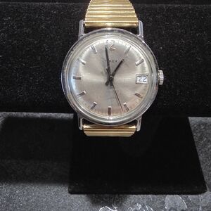 Vintage Timex Gold Tone Metal Bezel With Stainless Steel Back Metal/Silver Band
